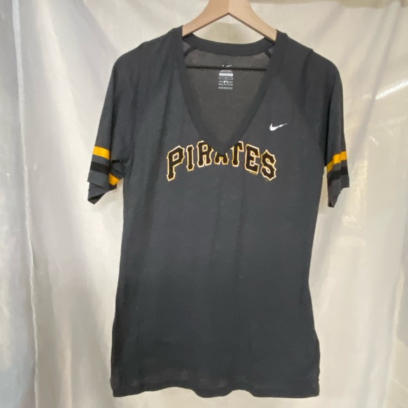 MLB, Pirates tee ~ Ladies cut, Super soft ~ Baseball - Picture 2 of 7